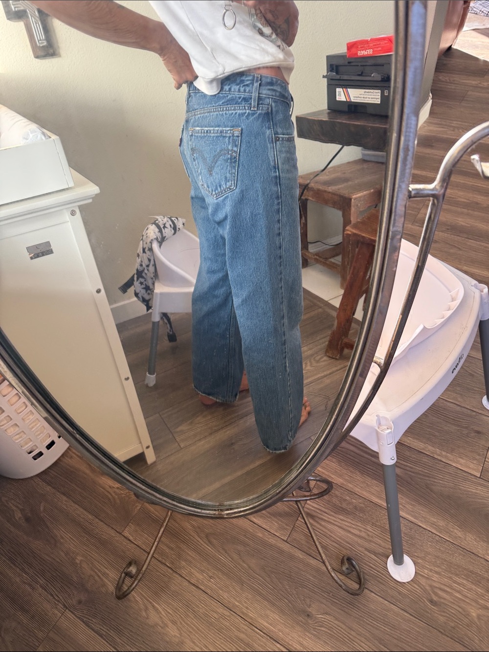 Levi’s Premium Low Loose Jeans Women’s 25 Medium Wash Wide Leg Baggy Denim - Picture 6 of 16